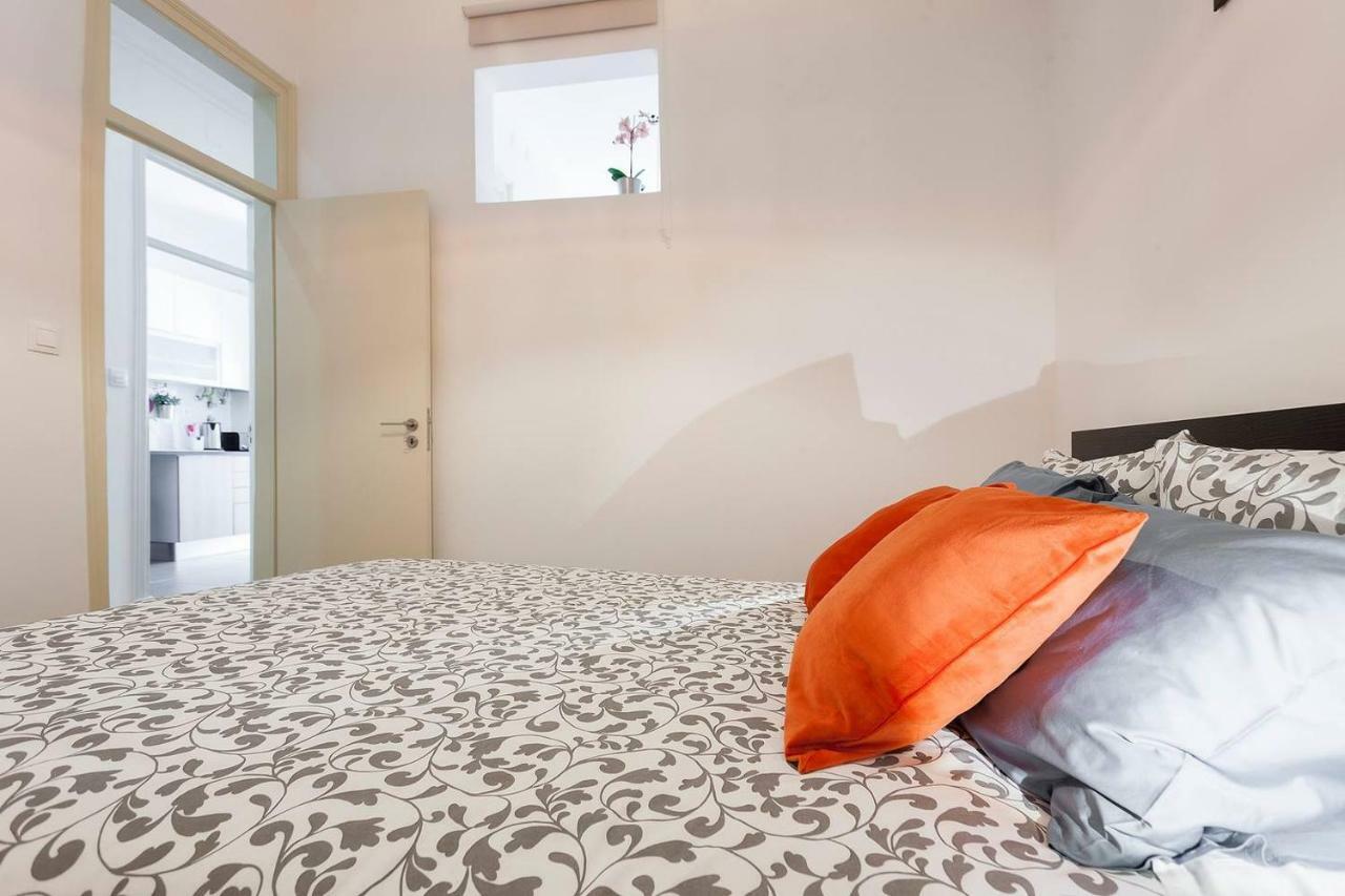 Sunny Orange Garden Apartment In Central ליסבון מראה חיצוני תמונה